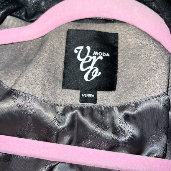 Beautiful gray jacket - Picture 3 of 3